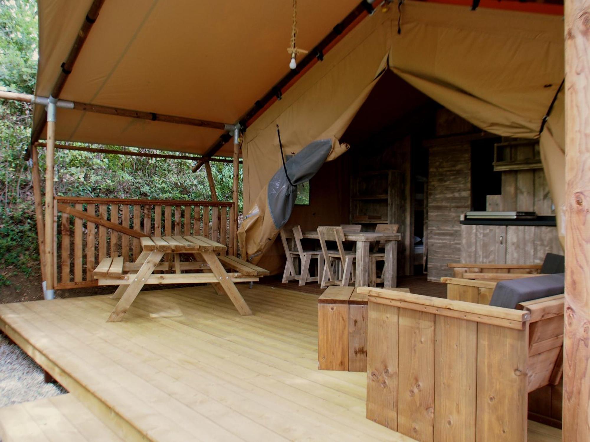 Camping Mas Du Sartre Saint Alban Auriolles ภายนอก รูปภาพ